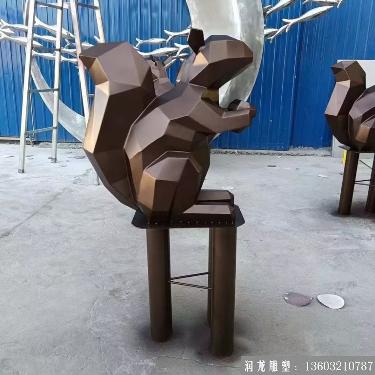 不锈钢松鼠雕塑定制 景观松鼠雕塑制作厂家