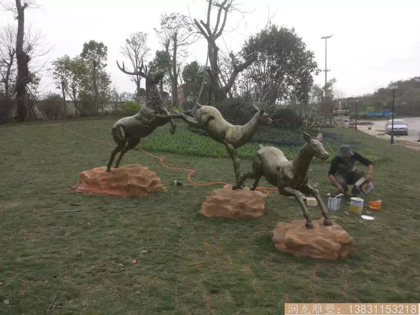 奔跑鹿 玻璃钢小鹿雕塑仿铜效果